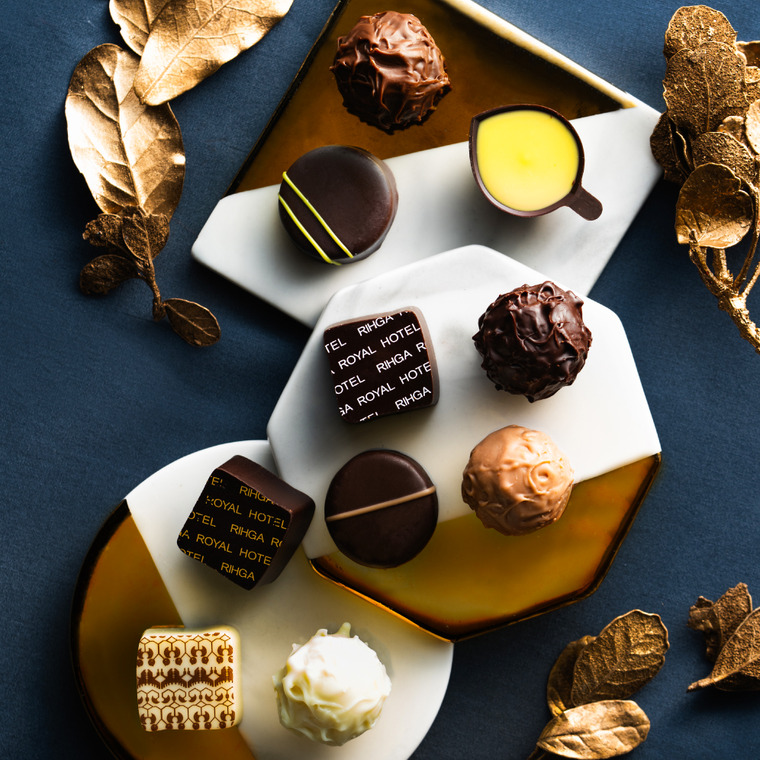 リーガロイヤルホテル シック・ショコラ チョコレート 11個 C-25 QE