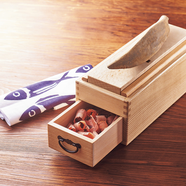 ANA’s FRESH GIFT かつおの天ぱく 伊勢波切節・削り器詰合せ（手ぬぐい付き） 送料無料 メーカー直送