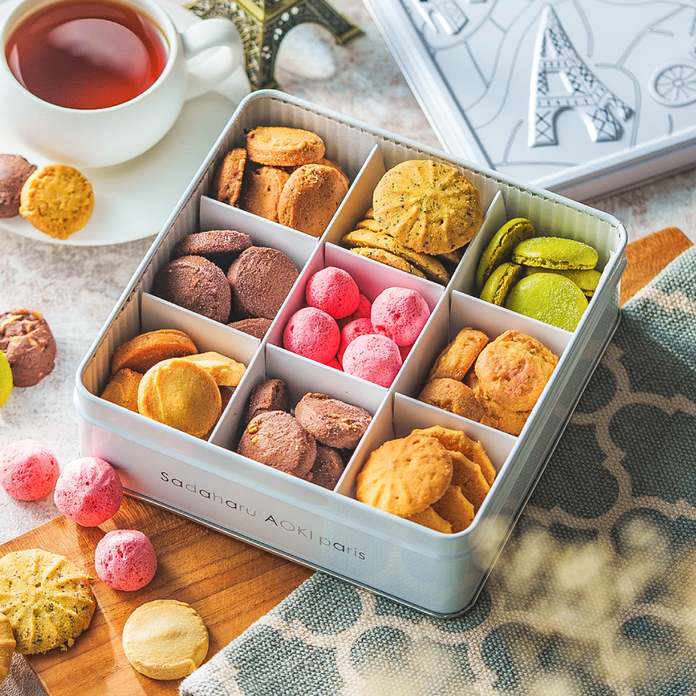 パティスリー・サダハル・アオキ・パリ コフレ アソーティモン ドゥ ビスキュイ プティ（包装不可、メッセージカード別添）