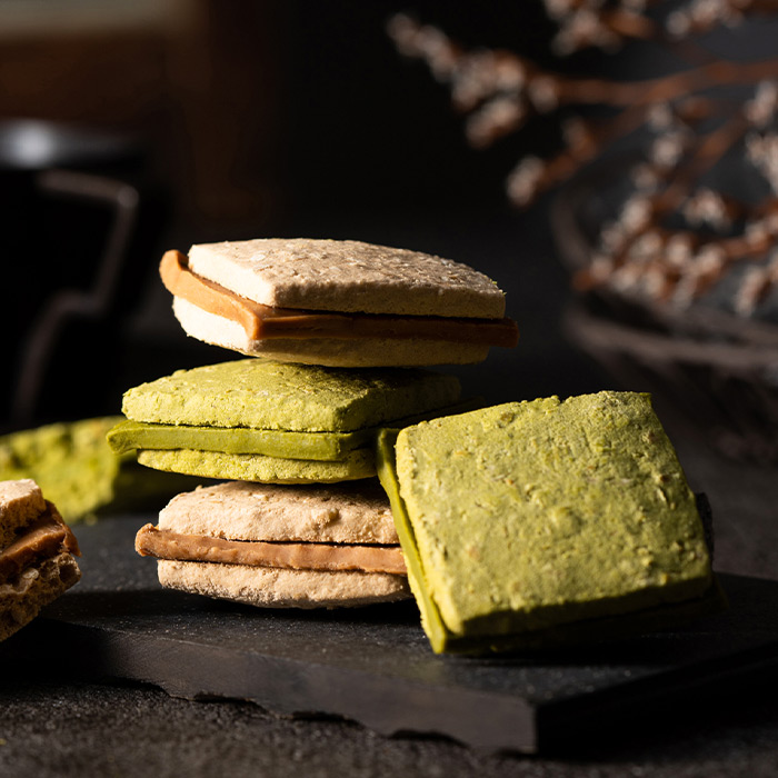 吉祥菓寮 京都  きな粉＆抹茶のチョコサンドクッキー(9枚)とたっぷり小豆の宇治抹茶ケーキ