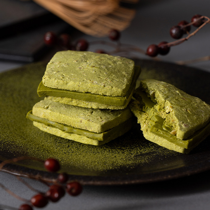 吉祥菓寮 京都  きな粉＆抹茶のチョコサンドクッキー(9枚)とたっぷり小豆の宇治抹茶ケーキ