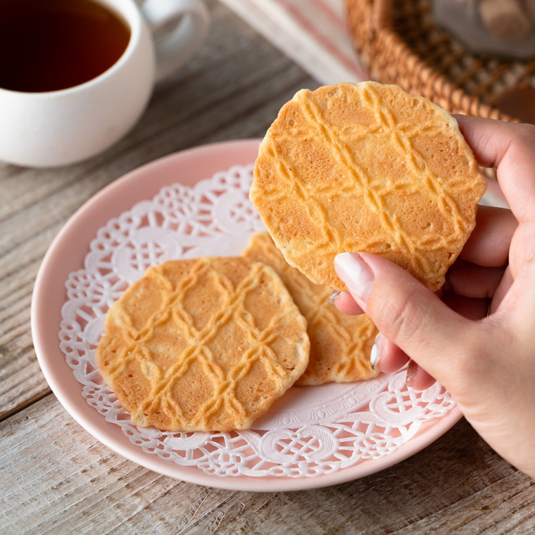 神戸風月堂 ちいかわ レスポワール 24枚(2枚入×12袋) のし・包装不可 L'espoir バタークッキー 缶 焼き菓子 洋菓子 スイーツ 手土産写真入り メッセージカード