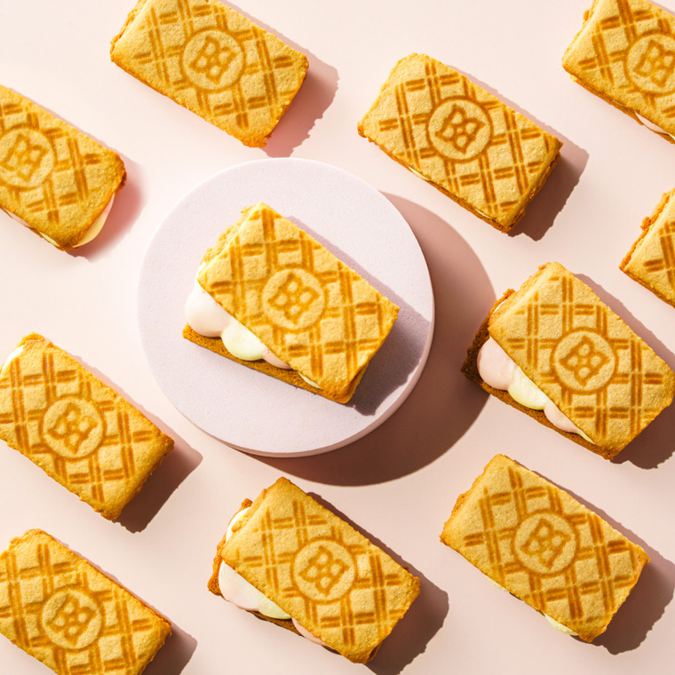 白桃バターホイップサンド 8個入 バターステイツ バターサブレサンド ホイップショコラ バタークッキー 焼き菓子 クッキー 白桃 洋菓子 gws