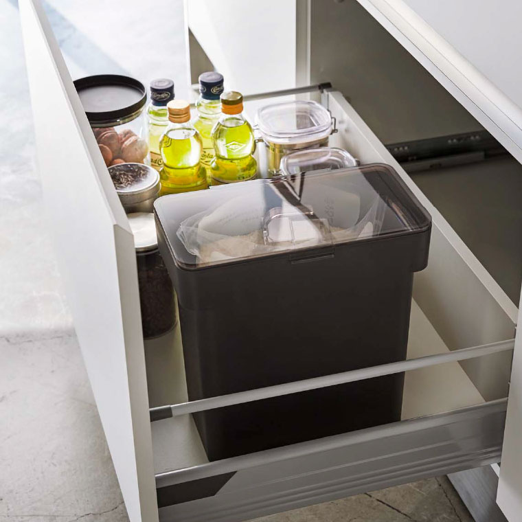 密閉 袋ごと米びつ ５ｋｇ 計量カップ付 タワー 山崎実業 tower ＷＨ/ブラック 3375 3376 タワーシリーズ