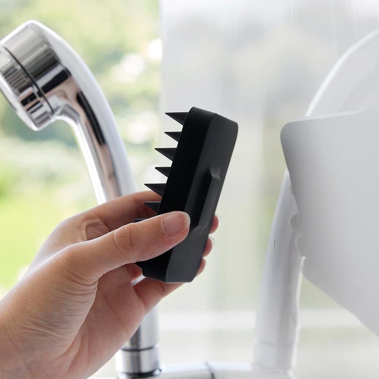 （土・日発送可） マグネット頭皮マッサージブラシ タワー ハードタイプ 山崎実業 公式 tower 1771 1772 ホワイト ブラック