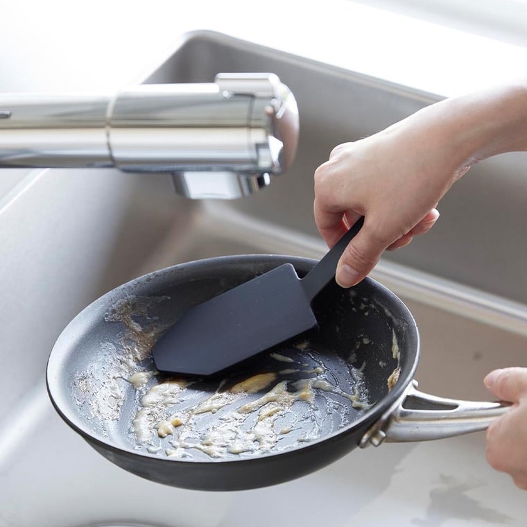 （土・日発送可） マグネットハンドル付シリコーンスポンジ タワー 山崎実業 公式 tower キッチン 用品 1885 1886 ホワイト ブラック