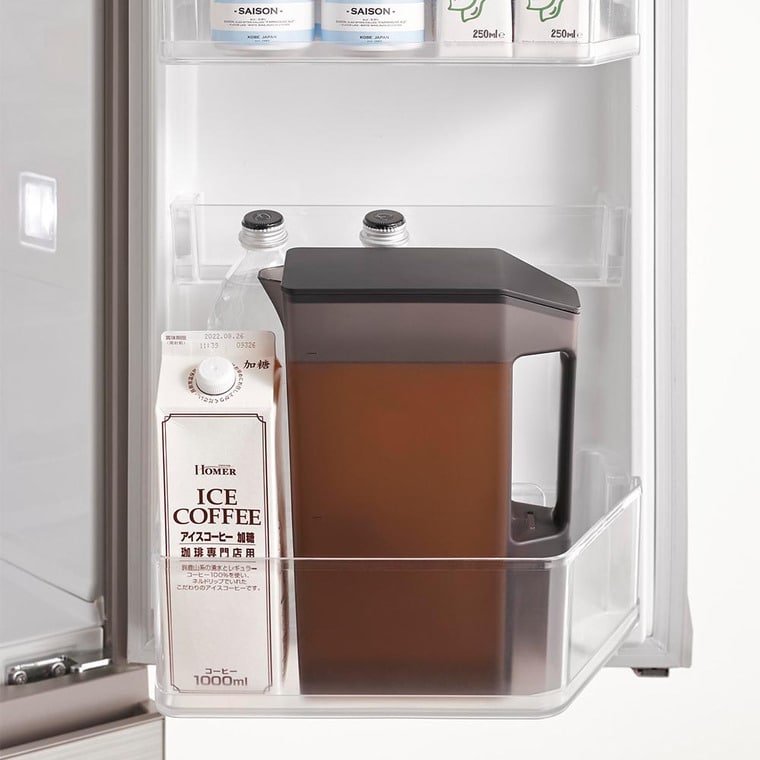 （土・日発送可） ハンドル付きスリム冷水筒 タワー 2L 山崎実業 公式 tower 1816 1817 ホワイト ブラック / 送料無料