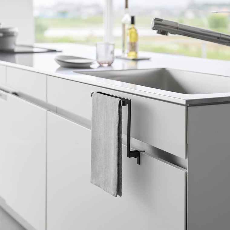 （土・日発送可） キッチンシンク下収納扉タオルハンガー タワー H15 山崎実業 公式 tower 1590 1591 ホワイト ブラック