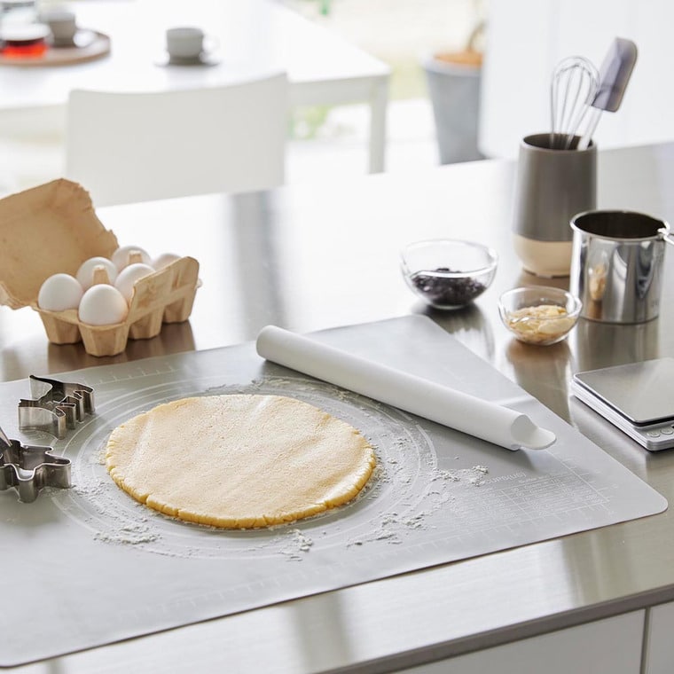 （土・日発送可） スケッパー付きシリコーンめん棒 タワー 山崎実業 公式 tower 1411 1412 ホワイト ブラック