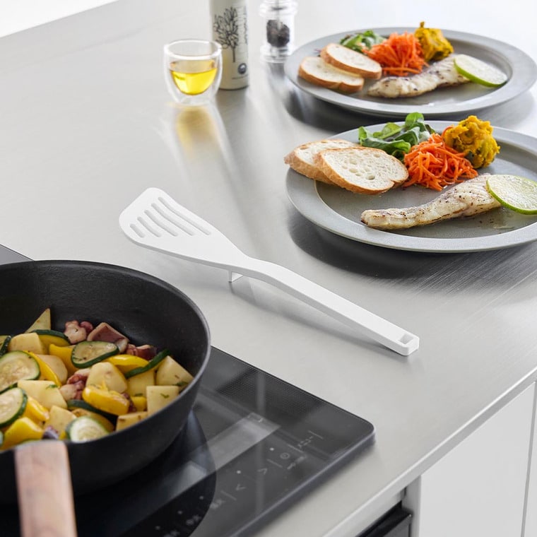 （土・日発送可） シリコーンビーター タワー 山崎実業 公式 tower 1503 1504 ホワイト ブラック