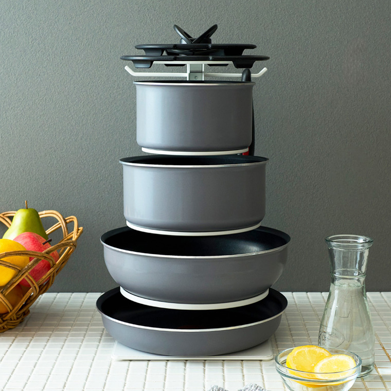 当店限定 tower別注 山崎実業 公式tower 取り出しやすいフライパンラックタワー フライパン収納ラック 5段式 フライパンタワー 8488/8489 送料無料