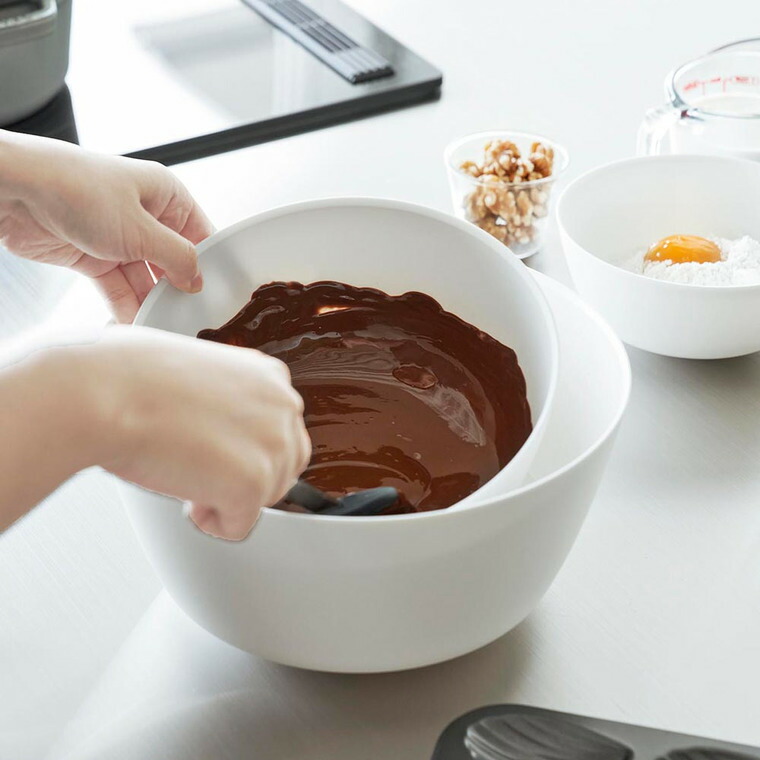 傾けて混ぜやすい調理ボウル タワー 3点セット 電子レンジ対応 山崎実業 公式 tower 1391 1392 ホワイト ブラック / 800ml 1.8L 4L キッチンボウル 送料無料