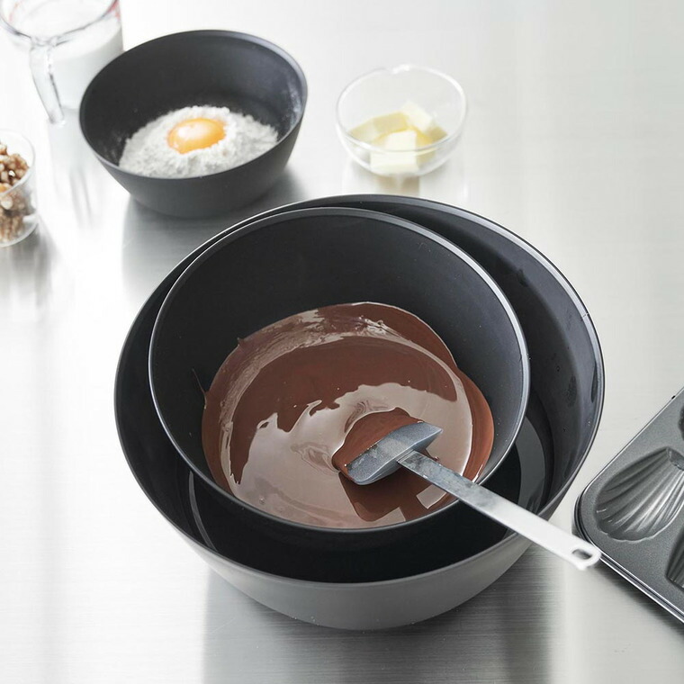 傾けて混ぜやすい調理ボウル タワー 3点セット 電子レンジ対応 山崎実業 公式 tower 1391 1392 ホワイト ブラック / 800ml 1.8L 4L キッチンボウル 送料無料