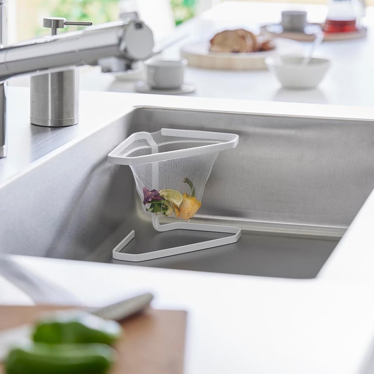 水切りネットが付けられる三角コーナー タワー 山崎実業 公式 tower キッチン 1555 1556 ホワイト ブラック