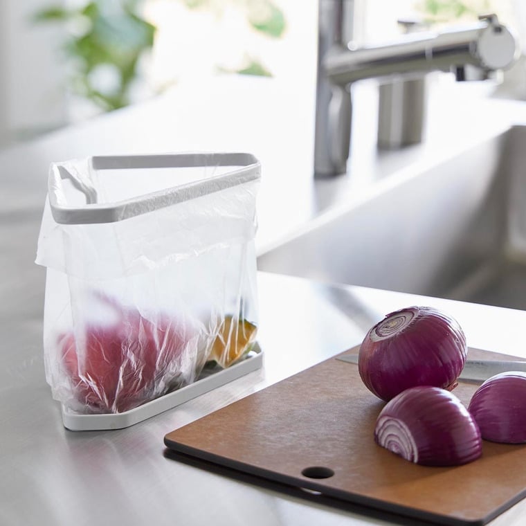 水切りネットが付けられる三角コーナー タワー 山崎実業 公式 tower キッチン 1555 1556 ホワイト ブラック