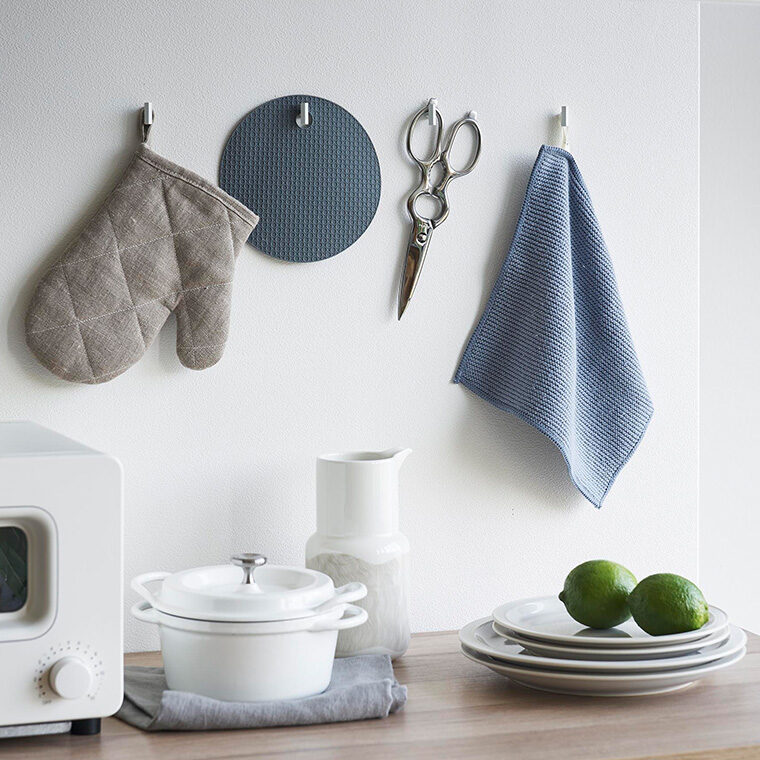 2本の針で抜けにくいフック画鋲 タワー S 4個組 山崎実業 tower 1923 1924 ホワイト ブラック / 石こうボード壁対応 耐荷重 1kg