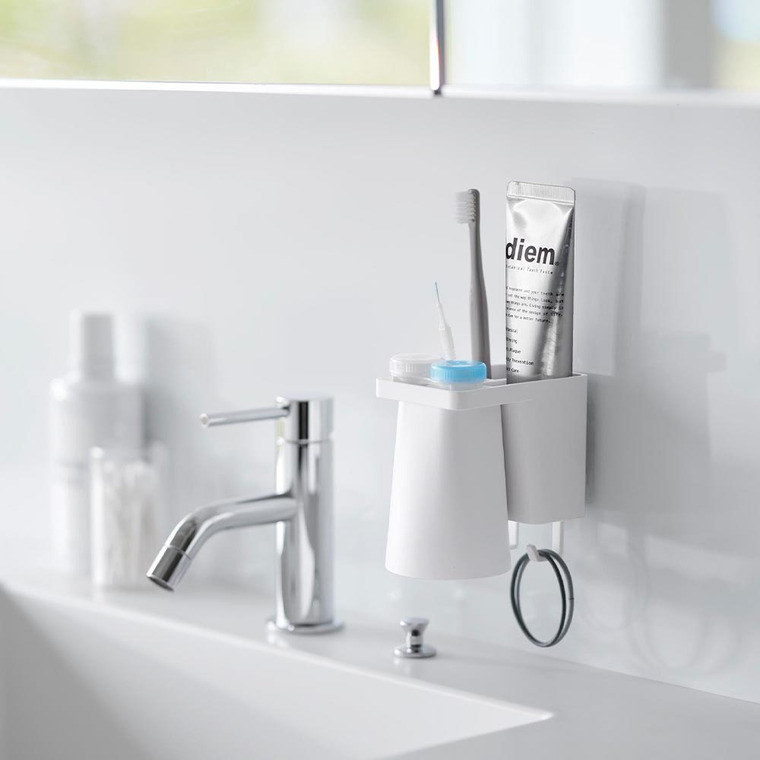 [ フィルムフック1人用歯ブラシホルダー&マグネットタンブラー タワー ] 山崎実業 公式 tower 1295 1296 ホワイト ブラック / マグネットタンブラー うがい コップ 歯ブラシホルダー 歯磨き粉 歯ブラシ スタンド マグネット