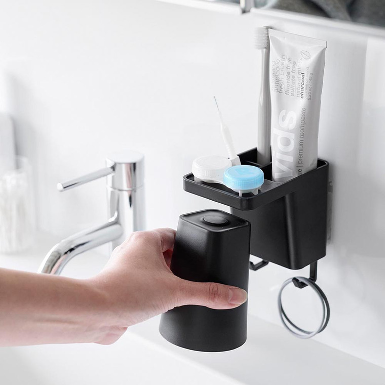 [ フィルムフック1人用歯ブラシホルダー&マグネットタンブラー タワー ] 山崎実業 公式 tower 1295 1296 ホワイト ブラック / マグネットタンブラー うがい コップ 歯ブラシホルダー 歯磨き粉 歯ブラシ スタンド マグネット
