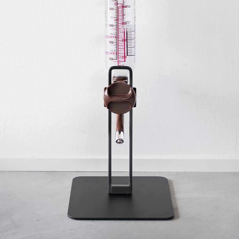 [ ペット用ボトル給水器スタンド ヌークス S ] 山崎実業 nooks 10009 10010 ホワイト ブラック / ペット 給水器 給水スタンド 水飲み ボトル 給水 スタンド 水飲み器 犬 猫 500mL ノズル 受け皿 ペットグッズ