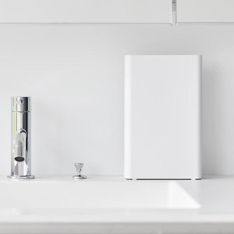 [ 目隠し歯ブラシ&チューブスタンド タワー スリム ] 山崎実業 公式 tower 10025 10026 ホワイト ブラック / 歯ブラシスタンド 歯磨き粉 収納 洗面所 歯ブラシ収納 歯ブラシホルダー 歯ブラシ 隠す おしゃれ 浮かせる収納