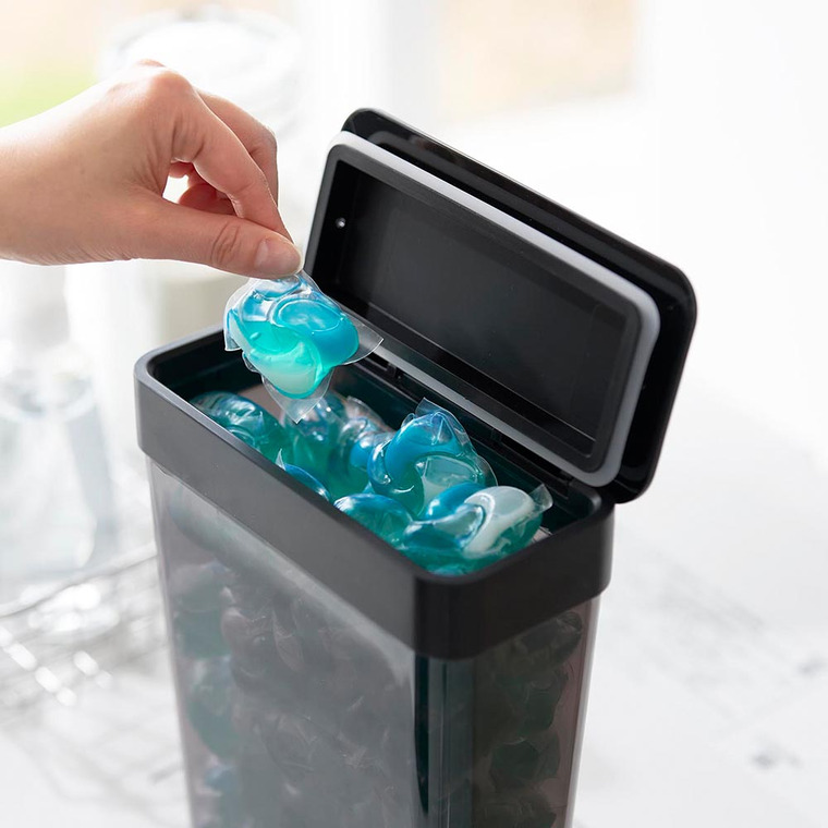 においが漏れにくいパッキン付き洗濯洗剤ボール収納ケース タワー 大容量 山崎実業 公式 tower 10389 10390 ホワイト ブラック / 容量2.3L 詰め替え用