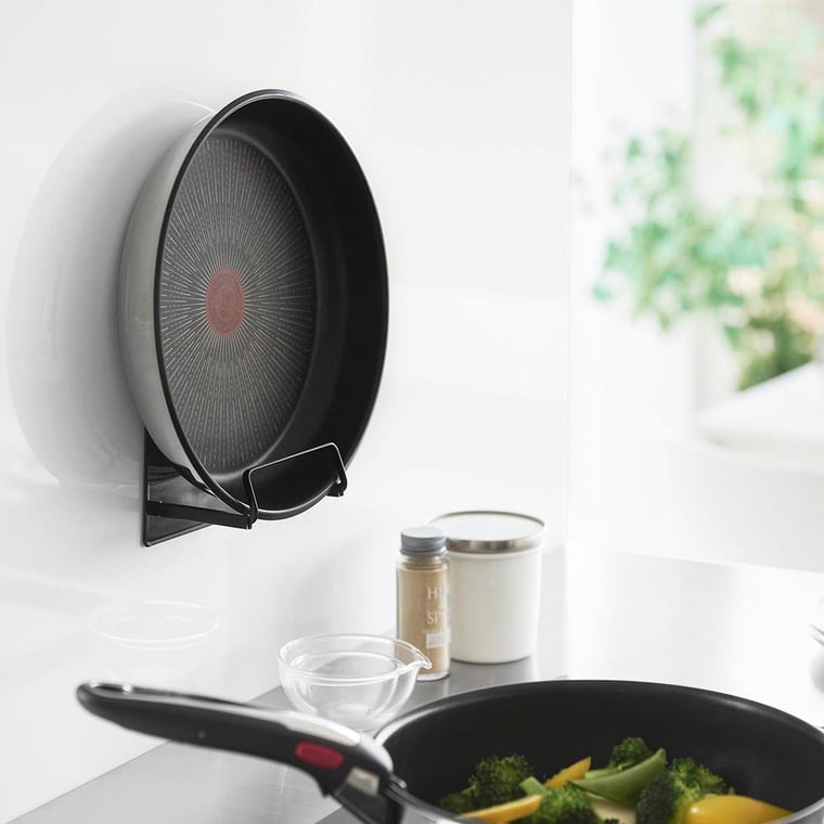 マグネットフライパンホルダー タワー 山崎実業 公式 tower 10405 10406 ホワイト ブラック