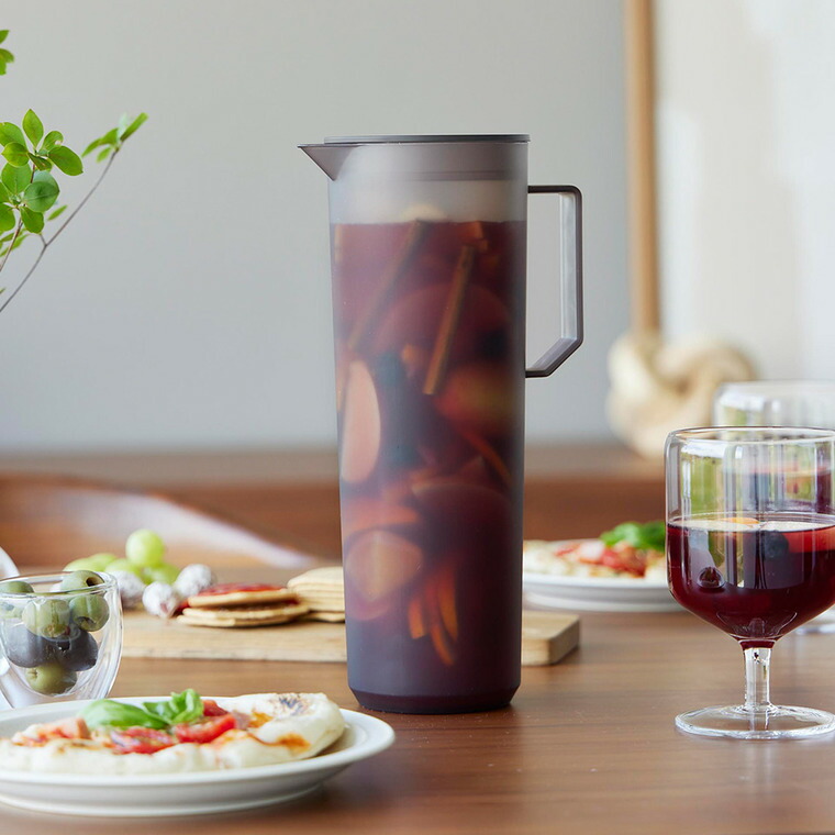 熱湯が注げる冷水筒 タワー ラウンド 1.2L 山崎実業 tower 公式 10686 10687 ホワイト ブラック 送料無料