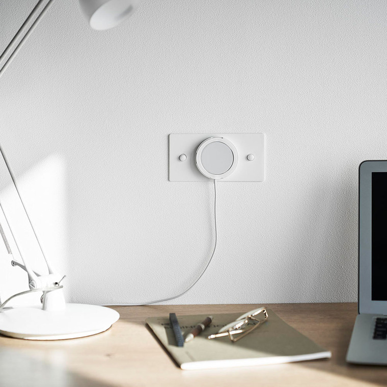 山崎実業 tower ウォールスマートフォン充電ホルダー タワー 石こうボード壁対応 公式 10084 10085 ホワイト ブラック