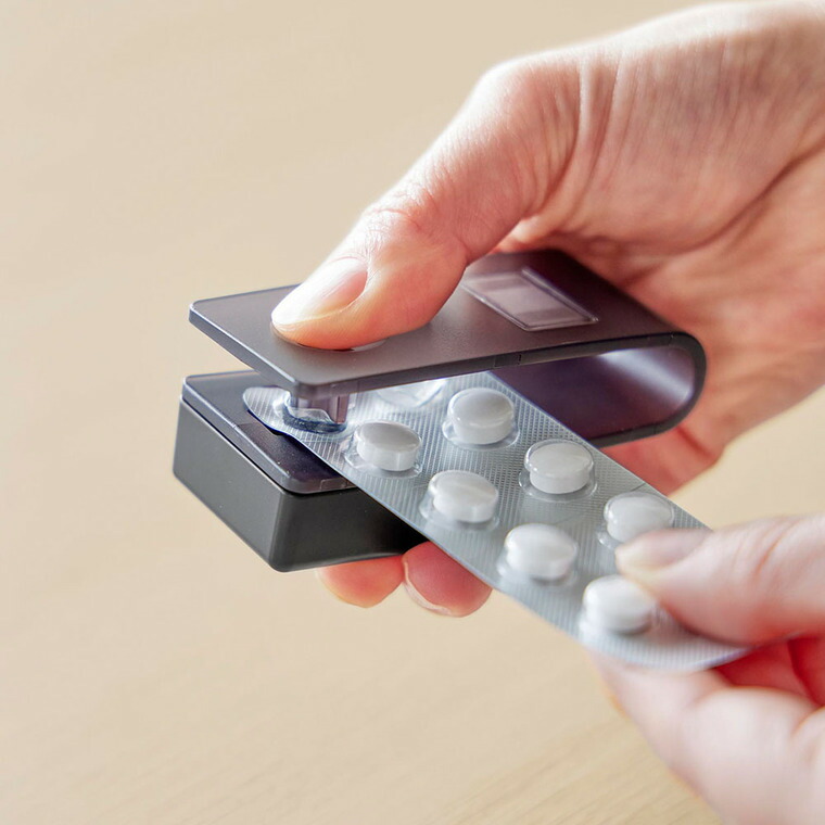 山崎実業 tower 押すだけ簡単マグネット錠剤オープナー タワー 公式 ホワイト ブラック 10432 10433