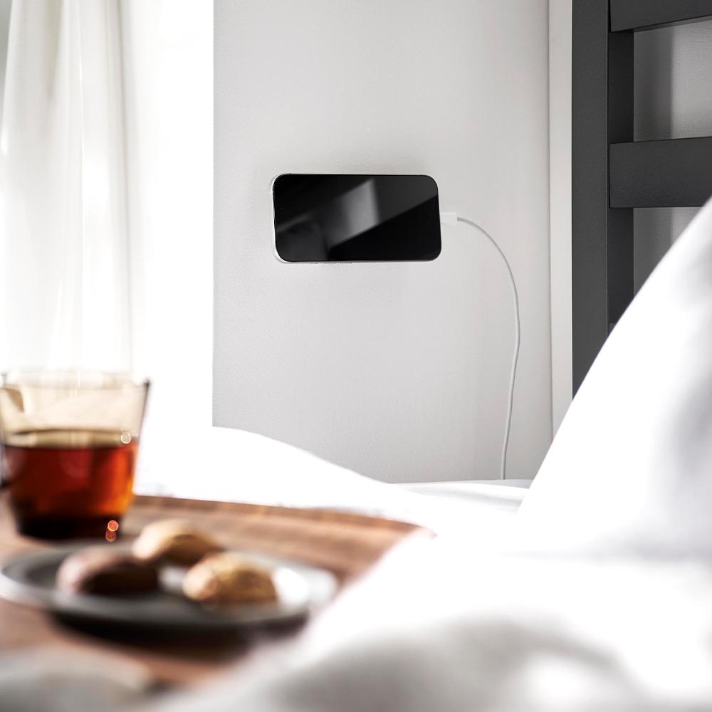 角度が調節できる壁付けスマホホルダー タワー 山崎実業 tower 公式 10434 10435 ホワイト ブラック