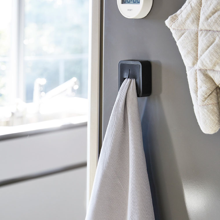 マグネットキッチンタオルホルダー タワー 山崎実業 tower ホワイト/ブラック 4248 4249 タワーシリーズ マグネット