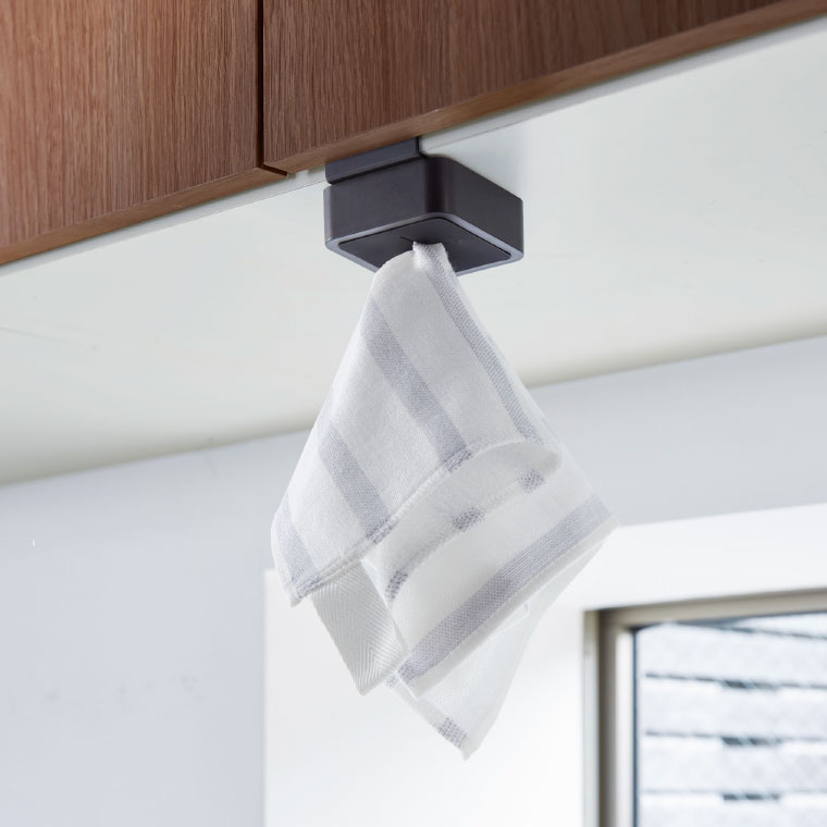 シンク扉タオルホルダー タワー 山崎実業 tower タオル ホワイト/ブラック 4250 4251 タワーシリーズ