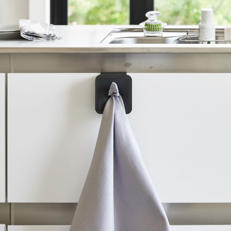 シンク扉タオルホルダー タワー 山崎実業 tower タオル ホワイト/ブラック 4250 4251 タワーシリーズ