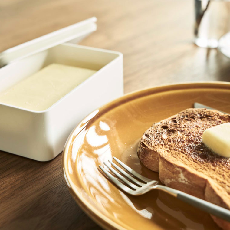 バルブ付き密閉バターケース タワー 山崎実業 tower ホワイト/ブラック 4821 4822 タワーシリーズ