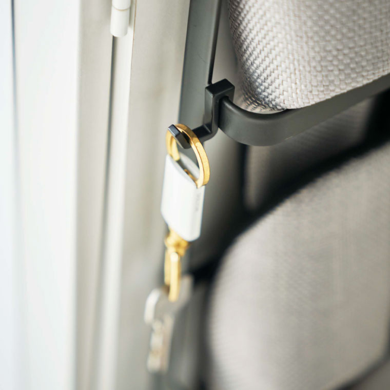 下駄箱扉＆引っ掛け式スリッパラック タワー 山崎実業 tower スリッパ掛け ホワイト/ブラック 4894 4895 タワーシリーズ