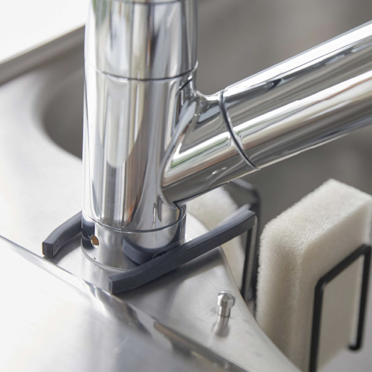 蛇口にかけるスポンジ＆ブラシホルダー タワー 山崎実業 tower スポンジホルダー ホワイト/ブラック 5080 5081 タワーシリーズ