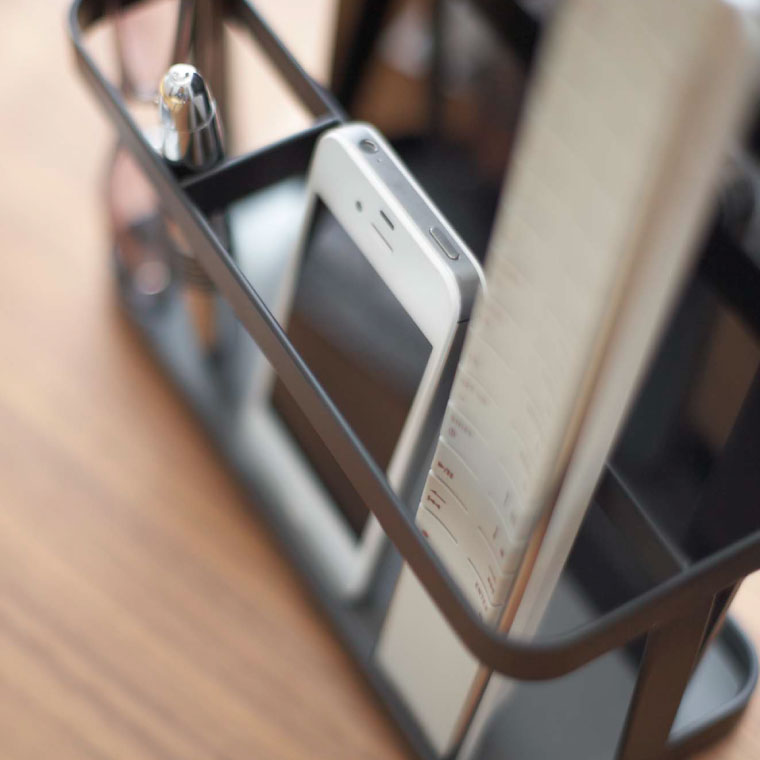 タブレット＆リモコンラック タワー 山崎実業 tower ホワイト/ブラック 7303 7304 タワーシリーズ