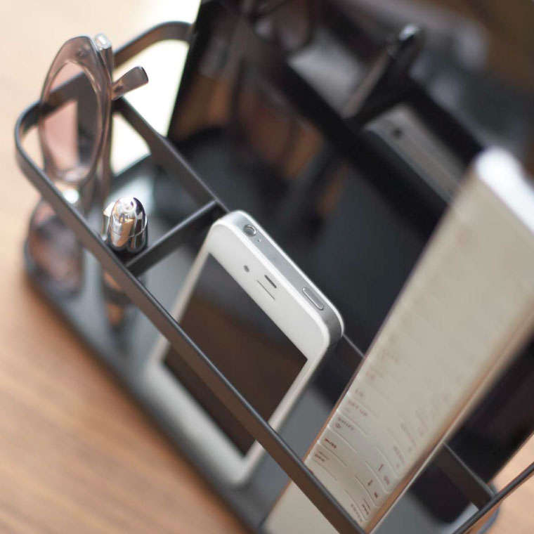 タブレット＆リモコンラック タワー 山崎実業 tower ホワイト/ブラック 7303 7304 タワーシリーズ