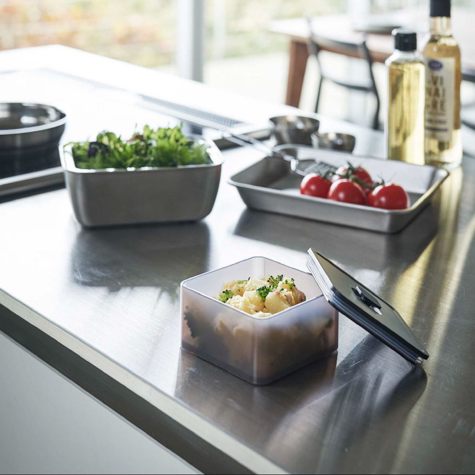 バルブ付き密閉保存容器 タワー スクエア 山崎実業 tower ホワイト/ブラック 5524 5525 タワーシリーズ