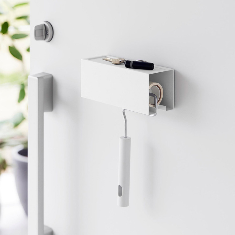 山崎実業 tower マグネットカーペットクリーナーホルダー タワー ホワイト ブラック 3712 3713