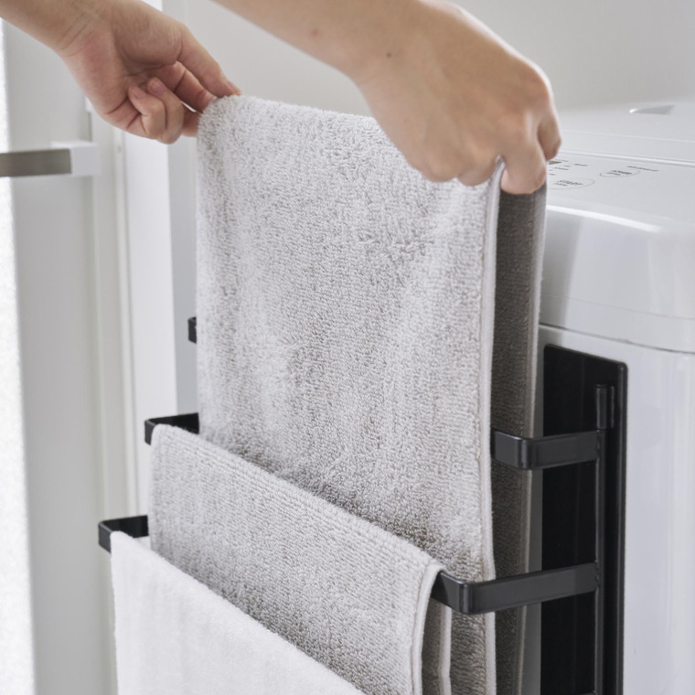 山崎実業 tower 洗濯機前マグネットタオルハンガー タワー 3連 ホワイト/ブラック 3796 3797