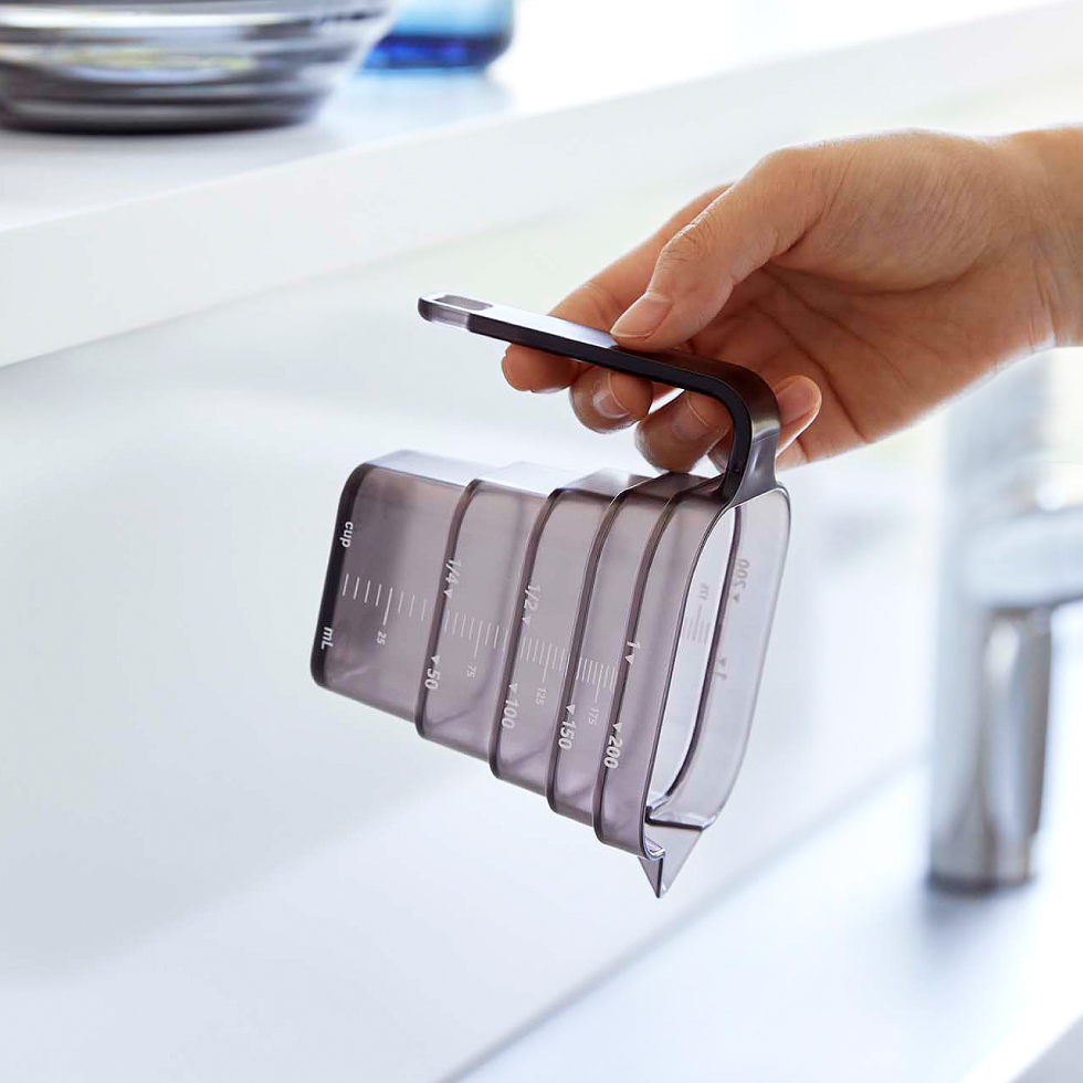 山崎実業 tower マグネット段々計量カップ タワー 200mL ホワイト/ブラック 6919 6920