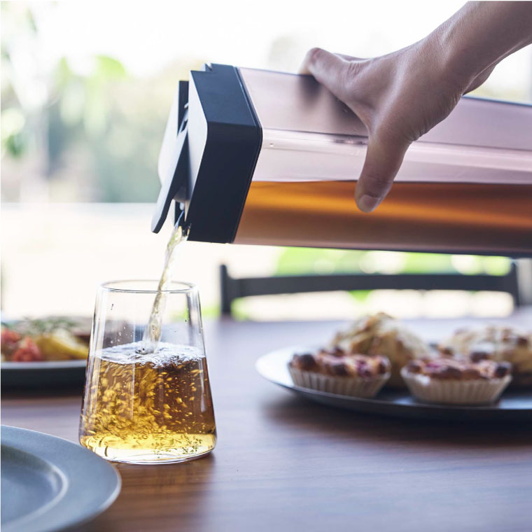 倒して置ける冷水筒 タワー 山崎実業 ホワイト/ブラック 5724 5725