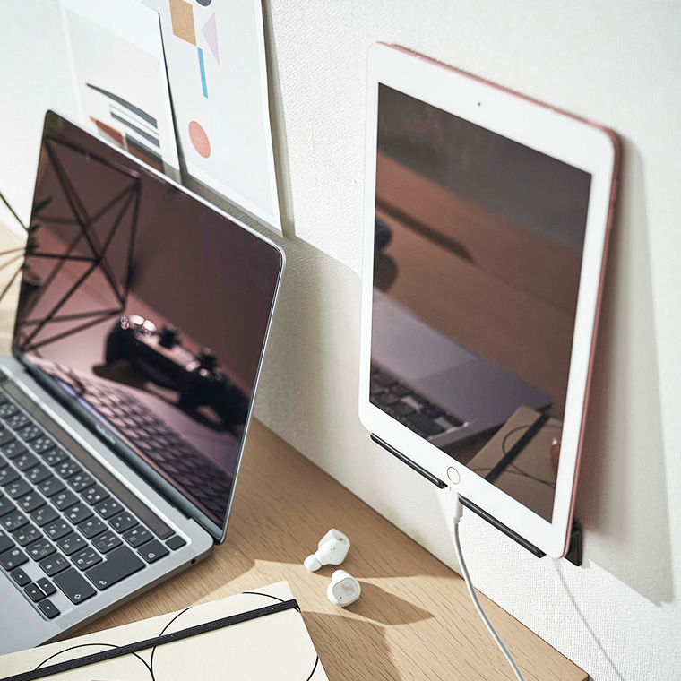 ウォール スマートフォンホルダー タワー 山崎実業 tower ホワイト/ブラック 5895 5896