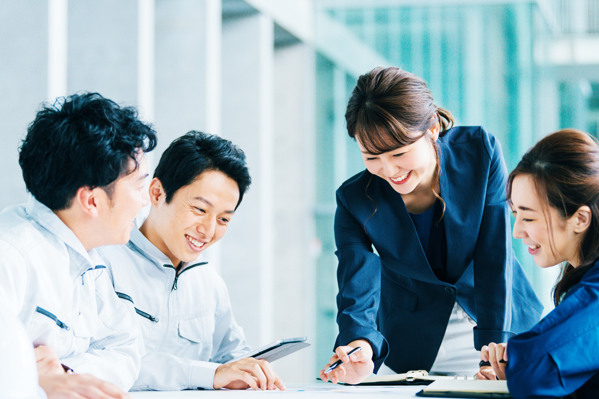 就職祝いにはメッセージカードを添えて贈ろう 新社会人に贈るメッセージ文例集 よみもの The Gift